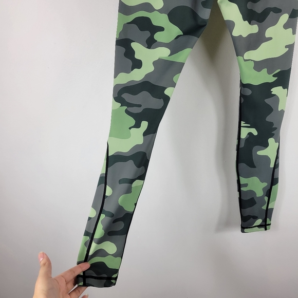 DoYouEven Spellout High Rise Cross Waist Camo Ankle Leggings - Picture 6 of 9